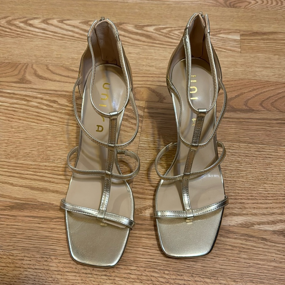 Unisa gold heels